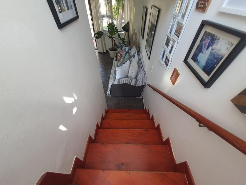 2 Bedroom Property for Sale in Gordons Bay Western Cape